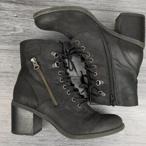 Women’s Heeled Combat Ankle Boot Black Size 9M White Mountain Dorian Bootie